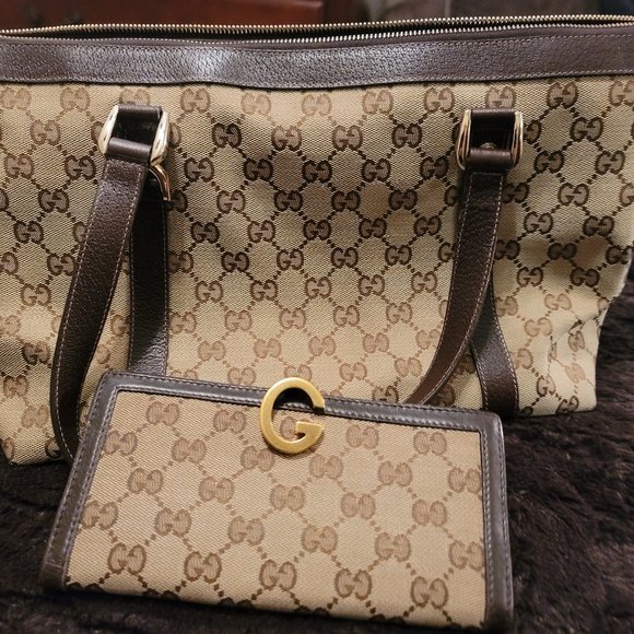 GUCCI  PURSE AND WALLETT - Picture 1 of 8